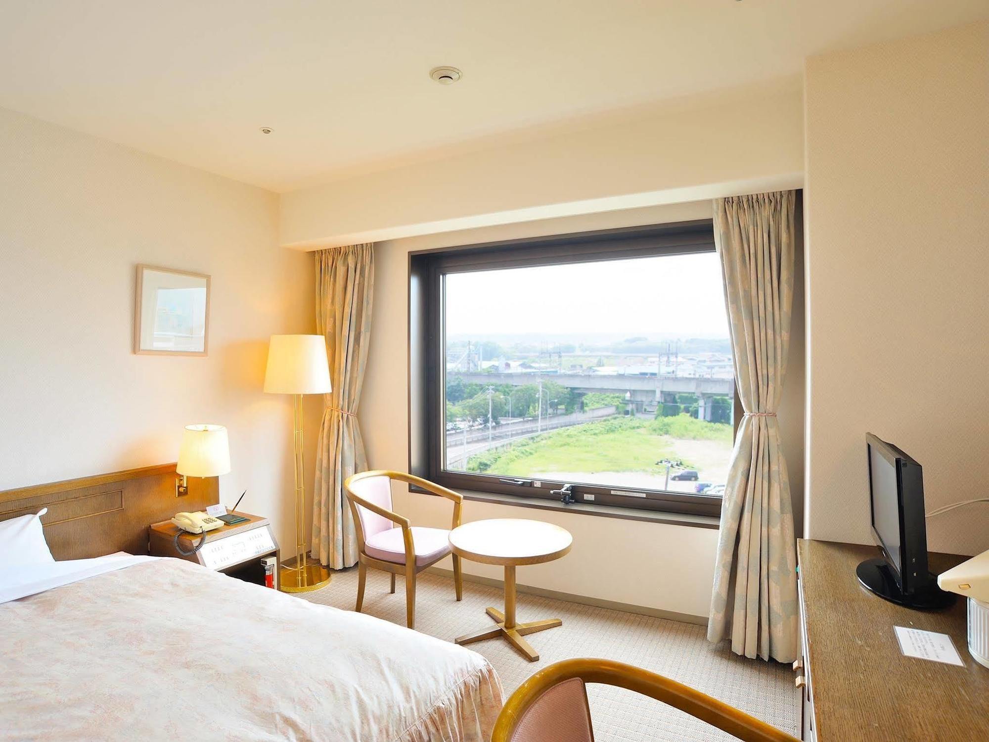 Hotel City Plaza Китаками Экстерьер фото